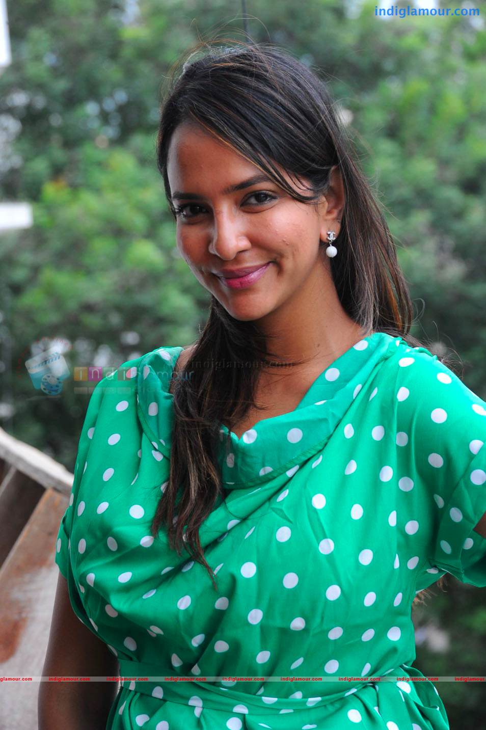 Manchu Lakshmi Actress hd photo