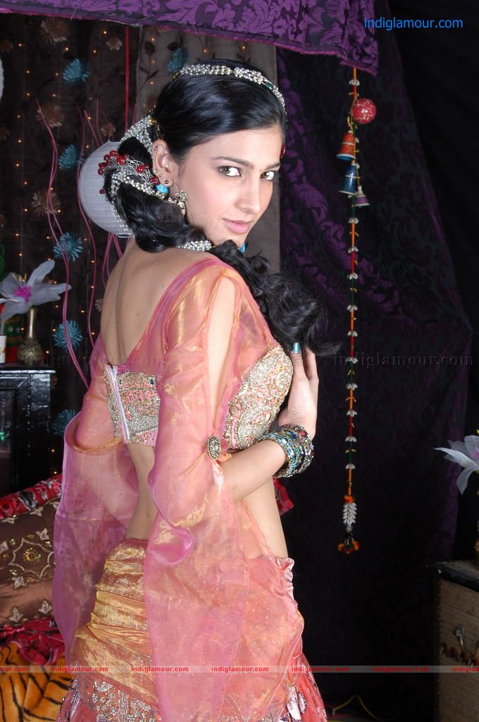 Shruti Hassan Actress Photo Image Pics And Stills 210115