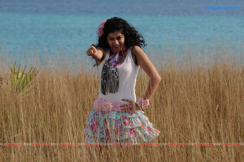 Tapsee Actress hd photo