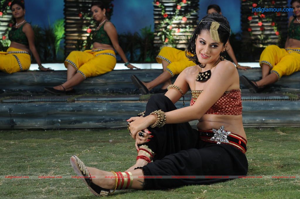 Tapsee Actress hd photo