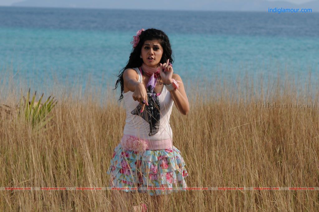 Tapsee Actress hd photo