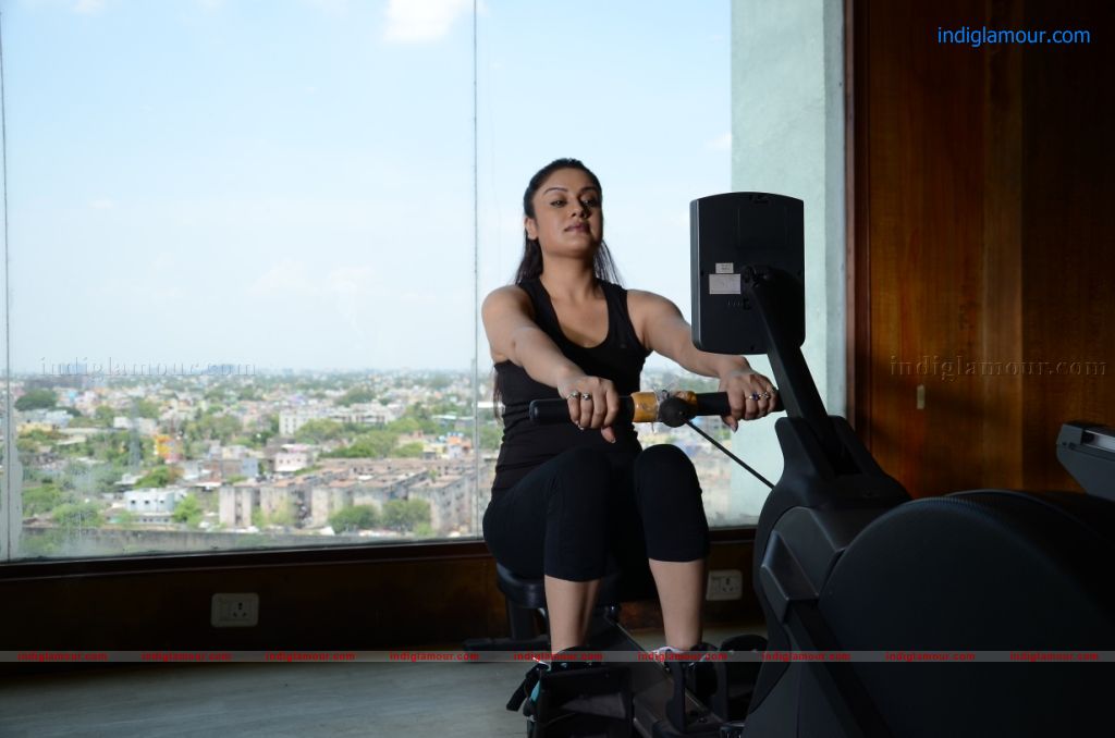 Sonia Agarwal Actress hd photo