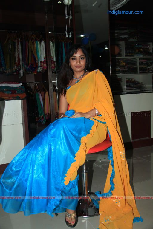 Madhavi Latha Actress hd photo