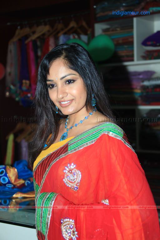 Madhavi Latha Actress hd photo