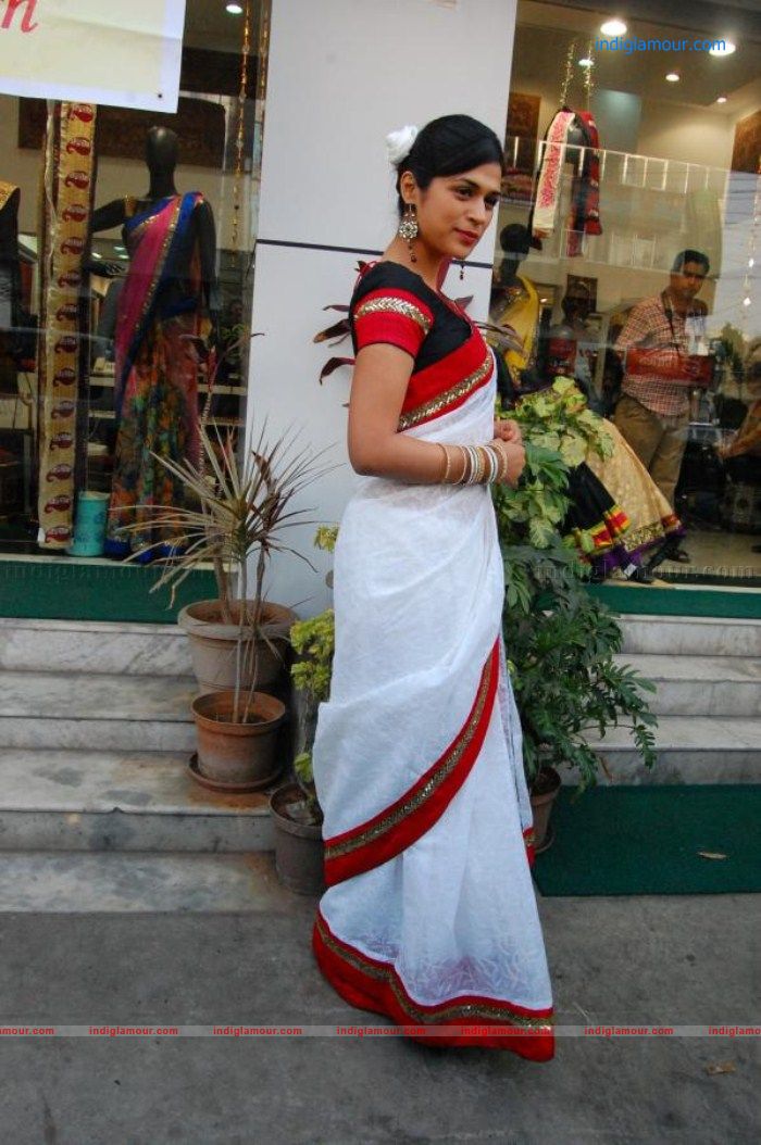 Shraddha Das Actress hd photo