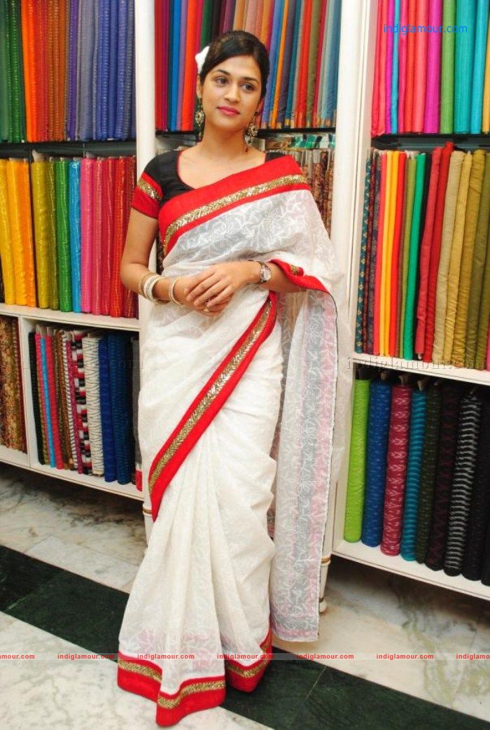 Shraddha Das Actress hd photo