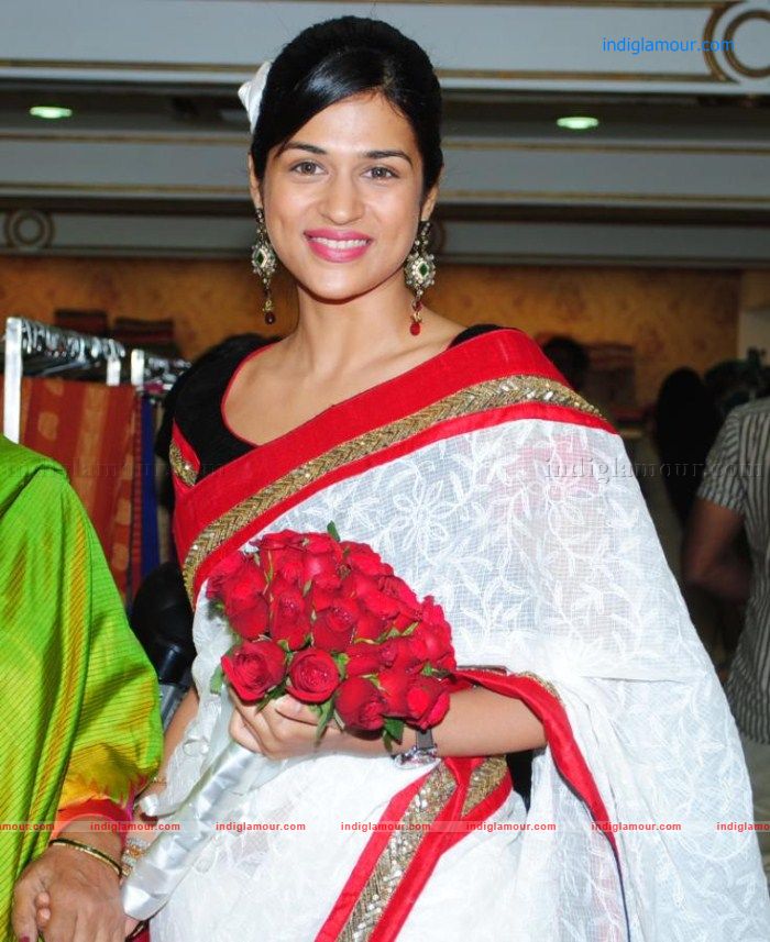 Shraddha Das Actress hd photo