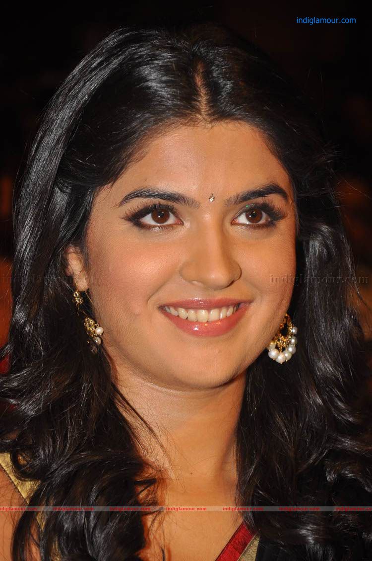 Deeksha Seth Actress hd photo