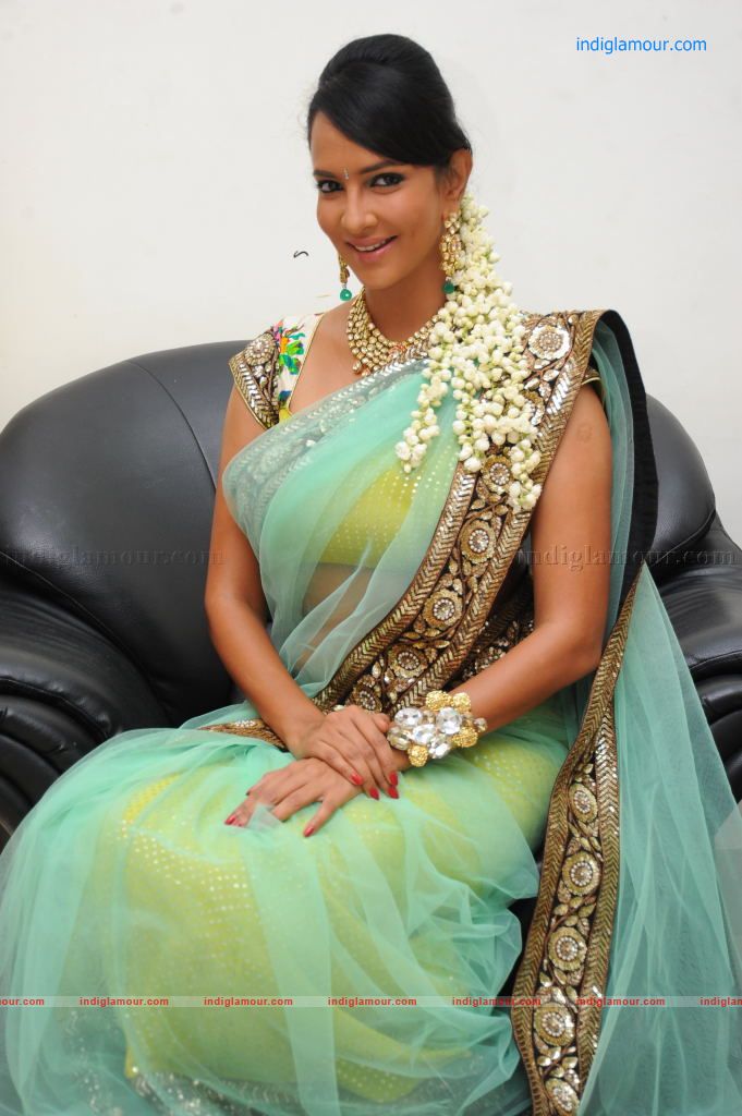 Lakshmi Manchu Actress hd photo
