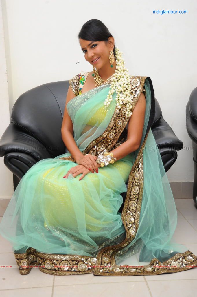 Lakshmi Manchu Actress hd photo