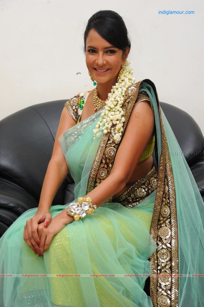 Lakshmi Manchu Actress hd photo