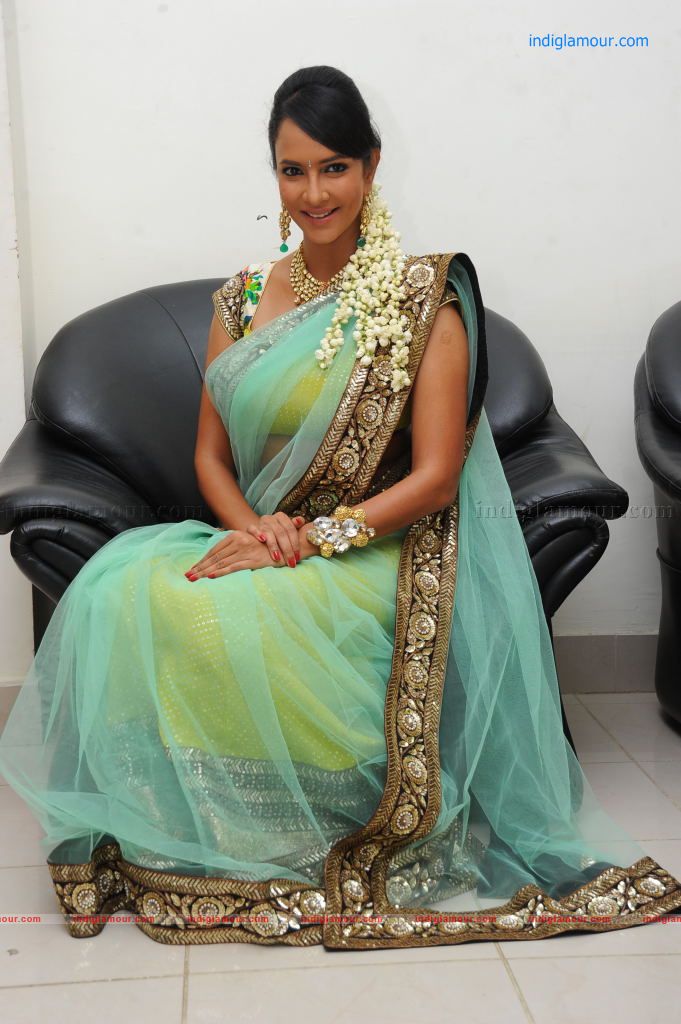 Lakshmi Manchu Actress hd photo