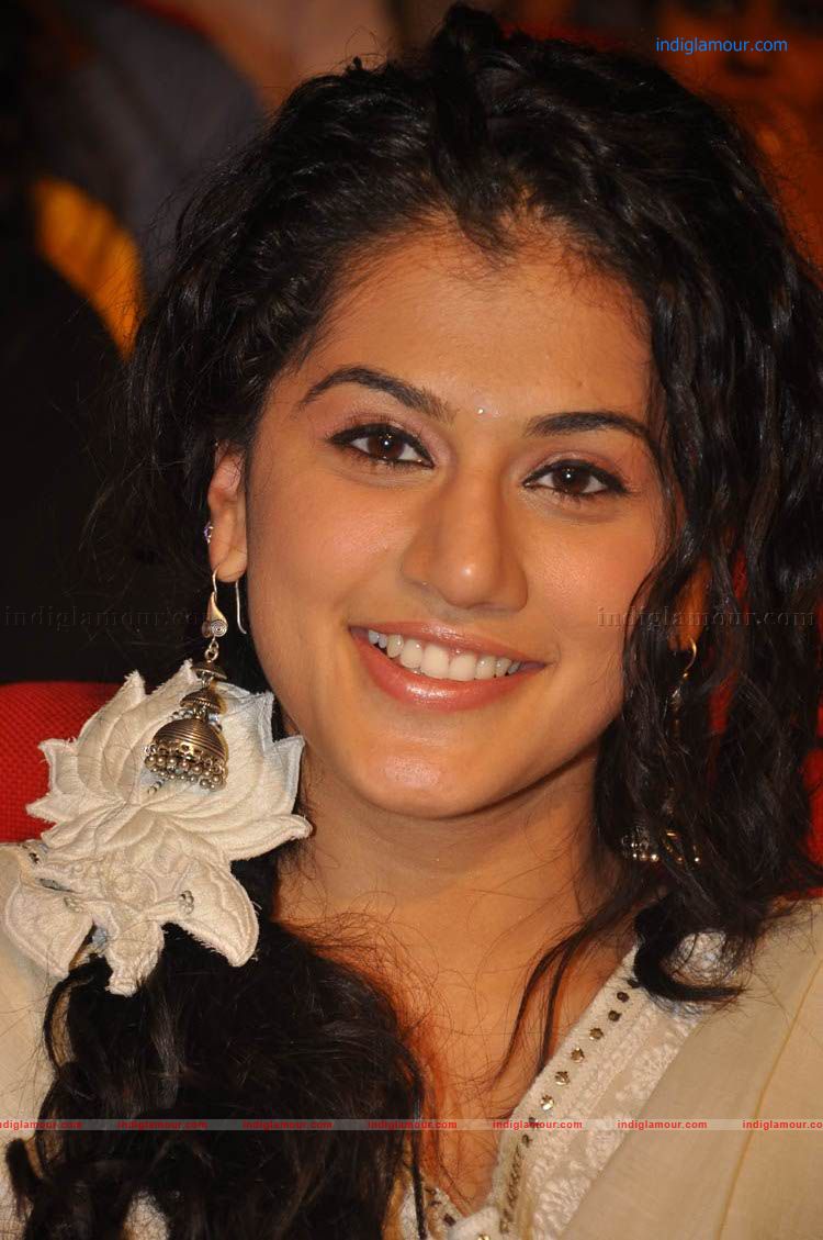 Tapsee Actress hd photo