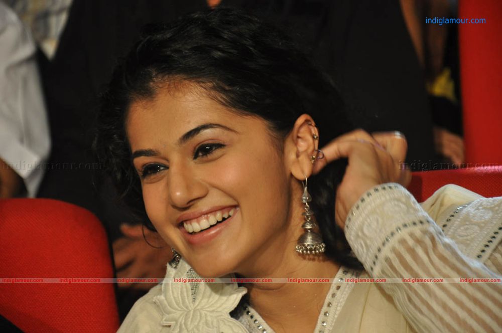 Tapsee Actress hd photo
