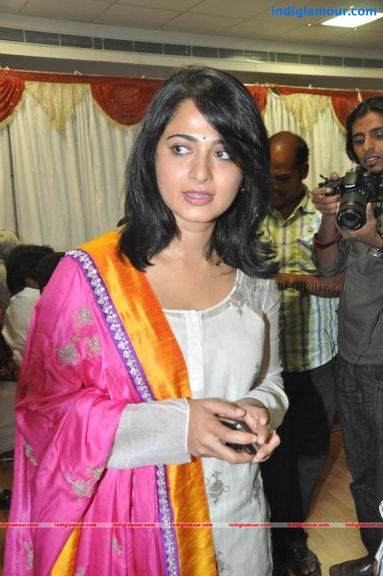 Anushka Actress hd photo