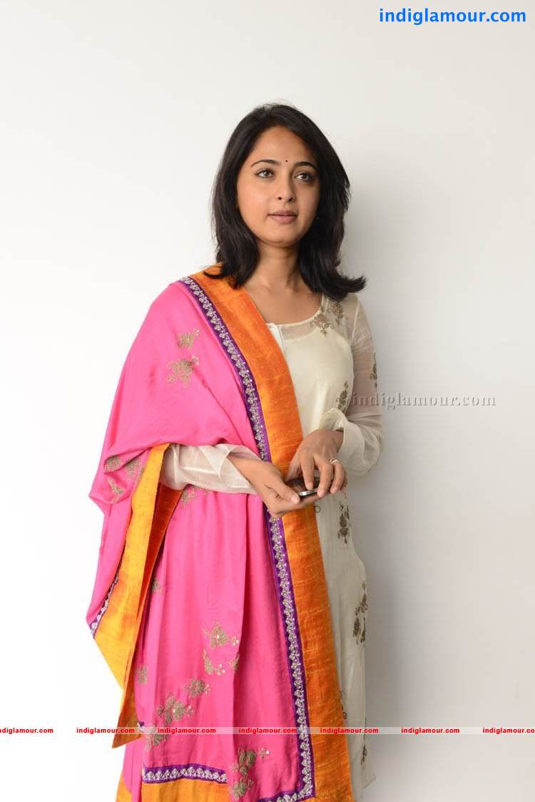 Anushka Actress hd photo