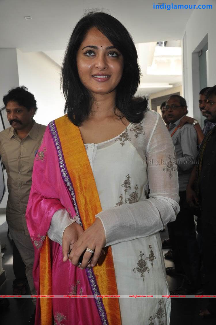 Anushka Actress hd photo