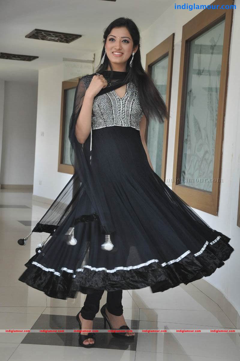 Richa Panai Actress hd photo