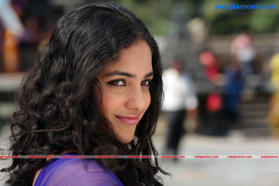 Nithya Menon Actress hd photo