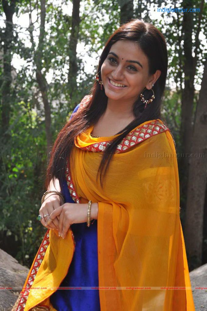 Aksha Actress hd photo