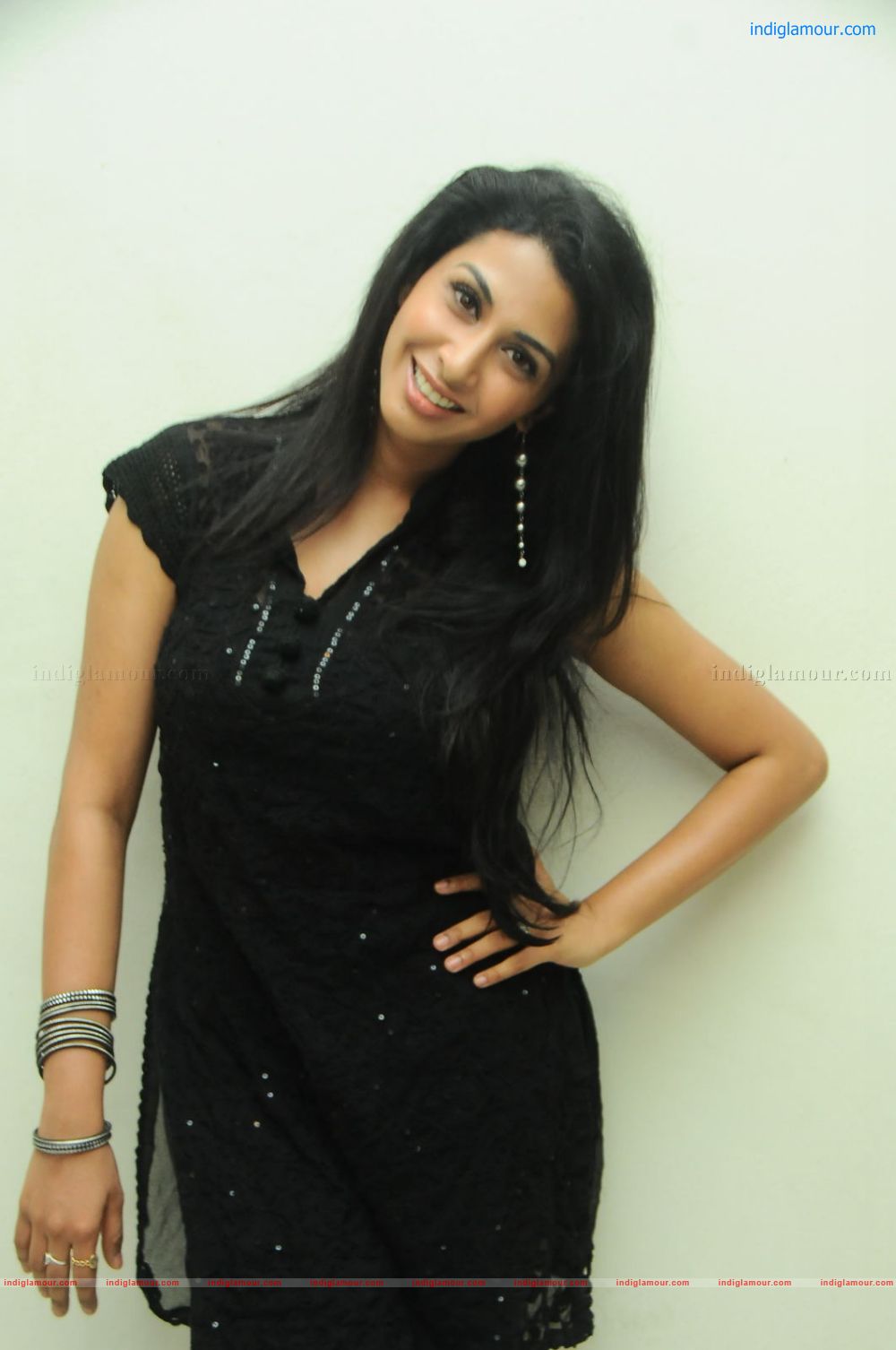 Gayatri Iyer Actress hd photo