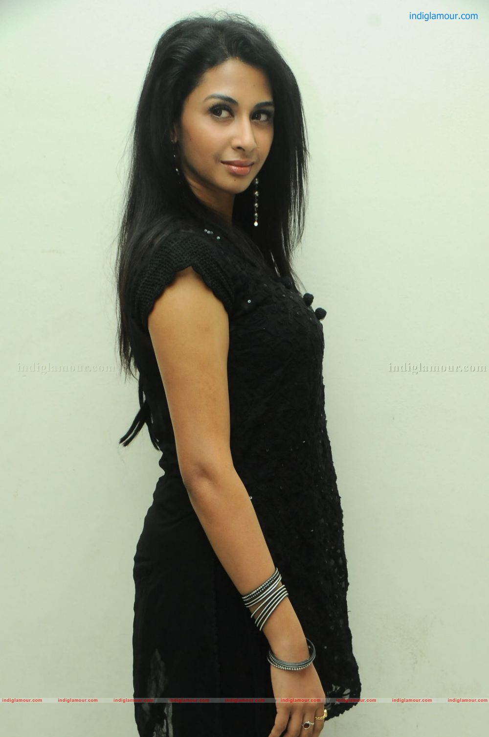 Gayatri Iyer Actress hd photo