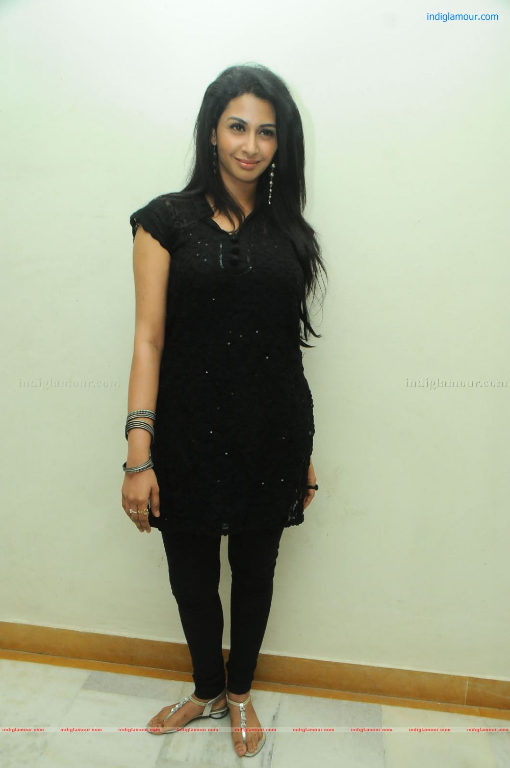Gayatri Iyer Actress hd photo