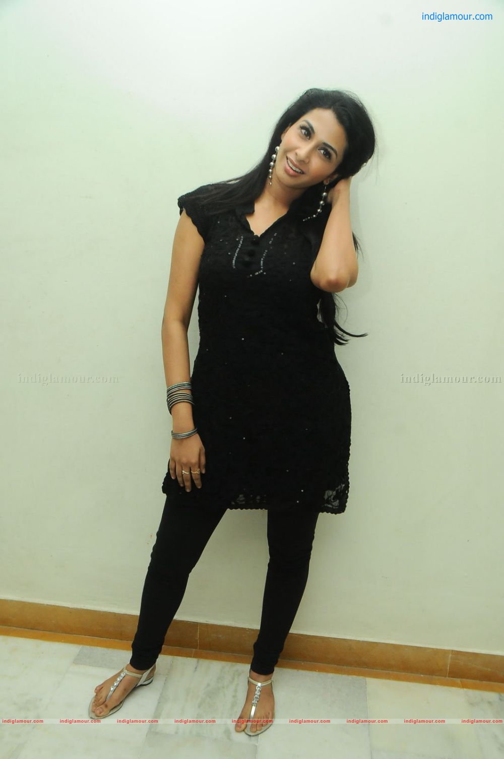 Gayatri Iyer Actress hd photo