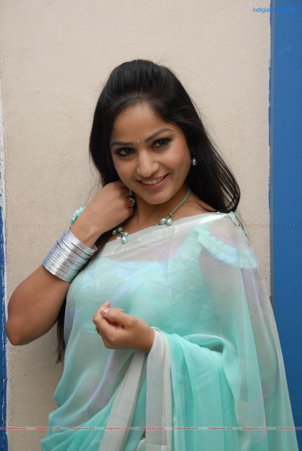 Madhavi Latha Actress hd photo