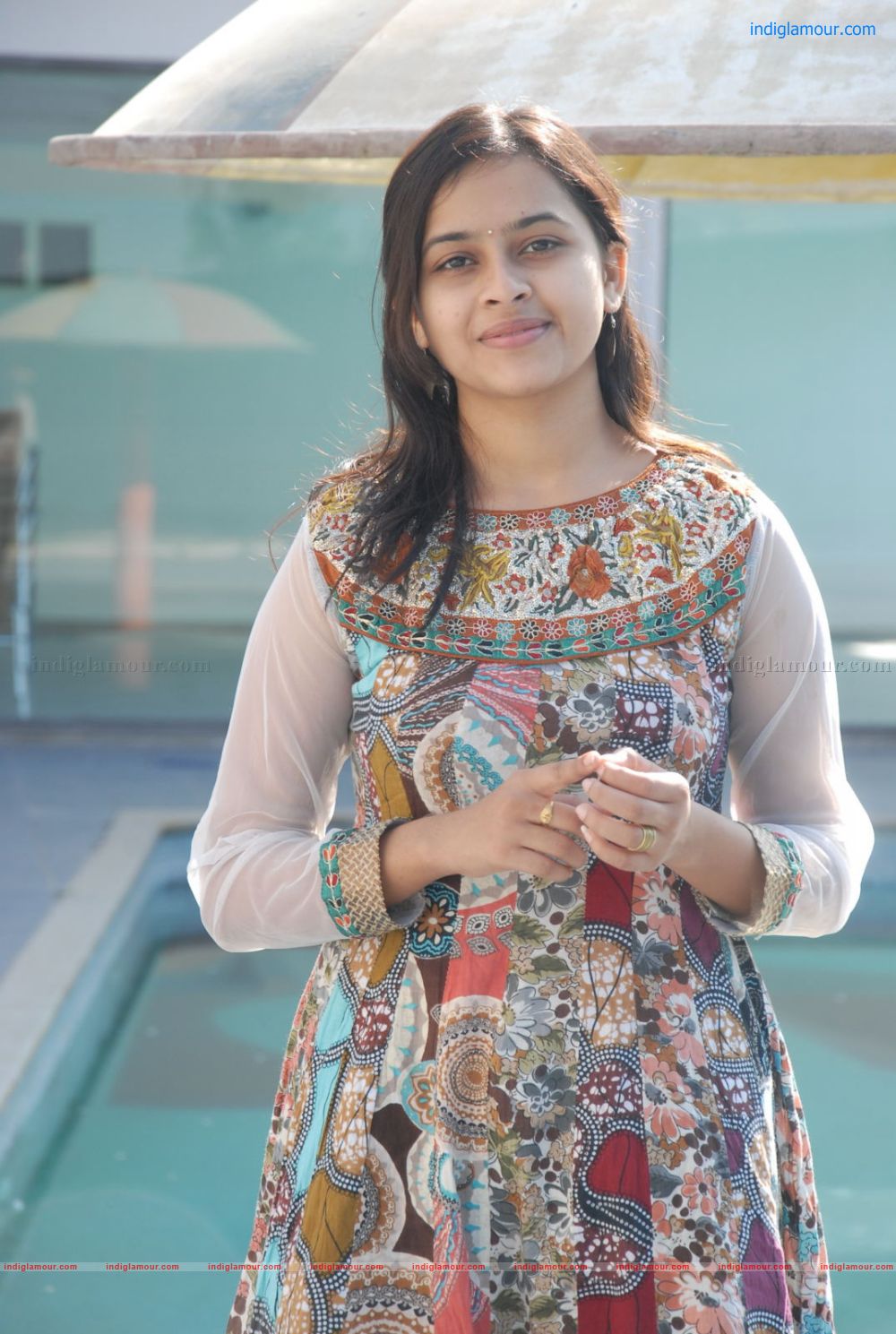 Sri Divya Actress hd photo