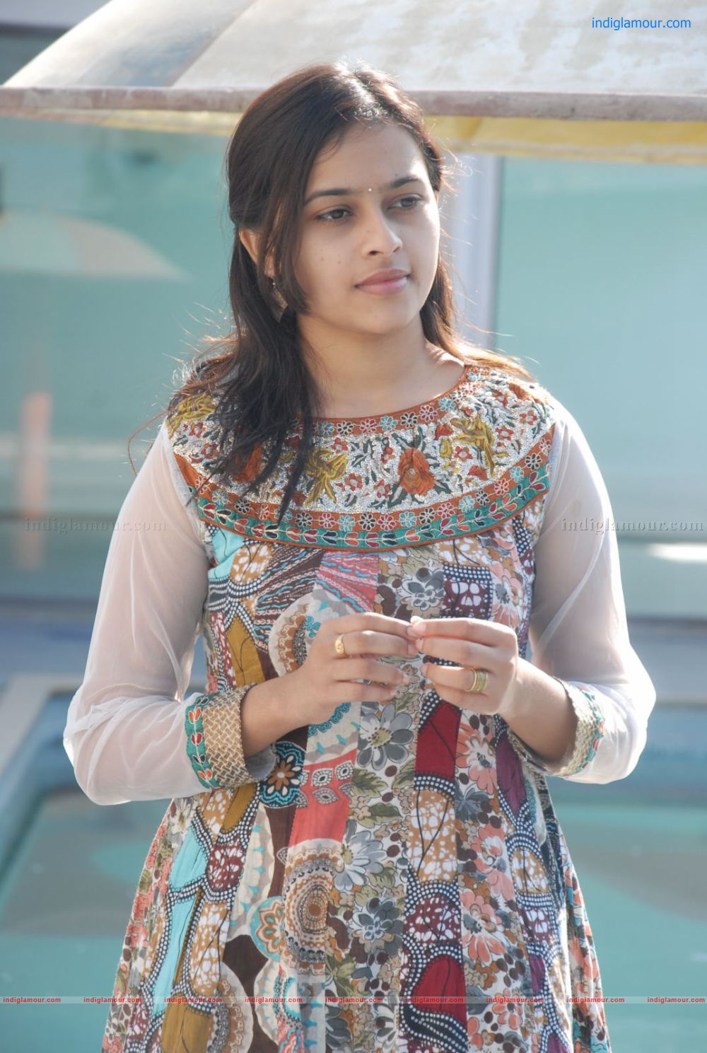 Sri Divya Actress hd photo