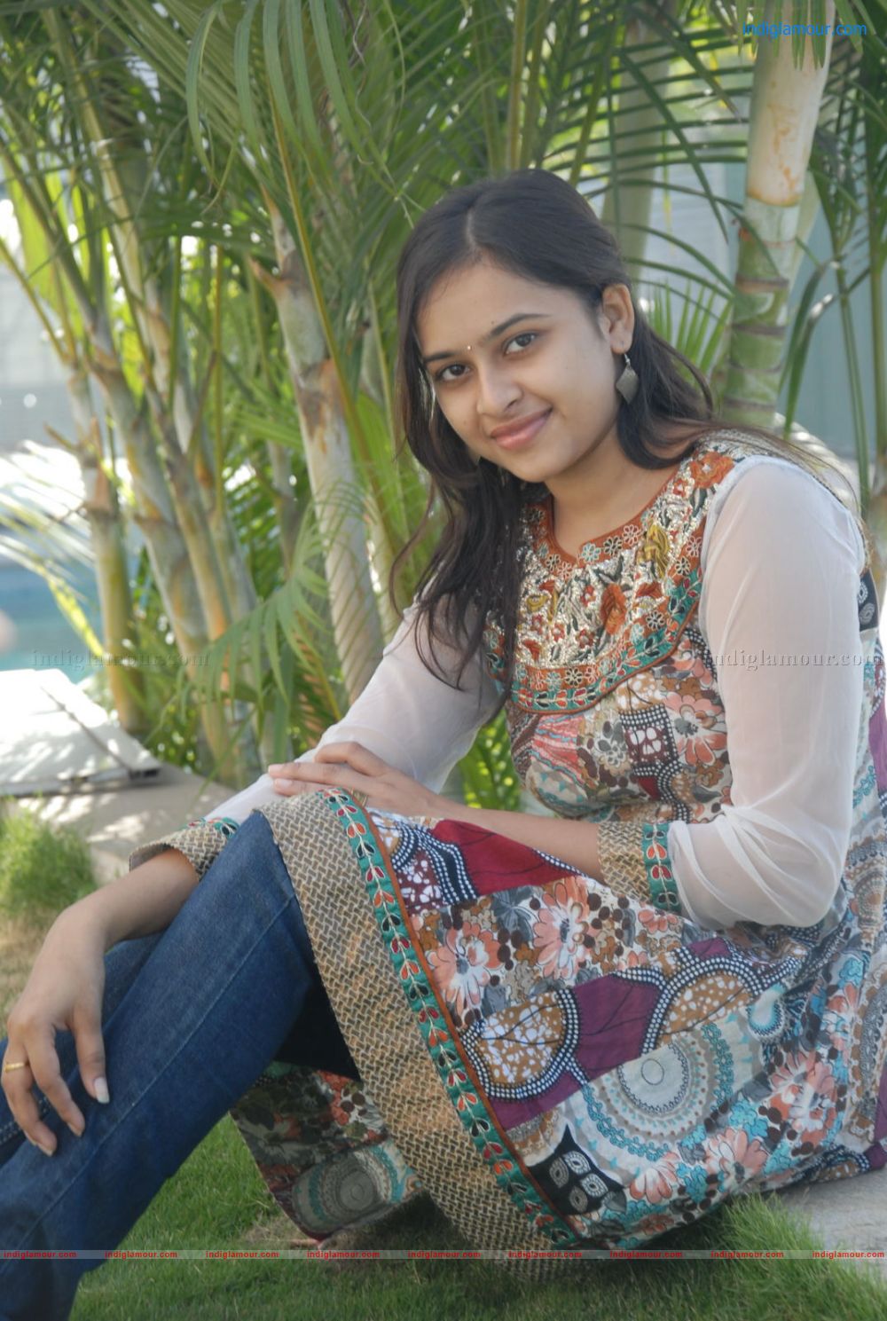 Sri Divya Actress hd photo