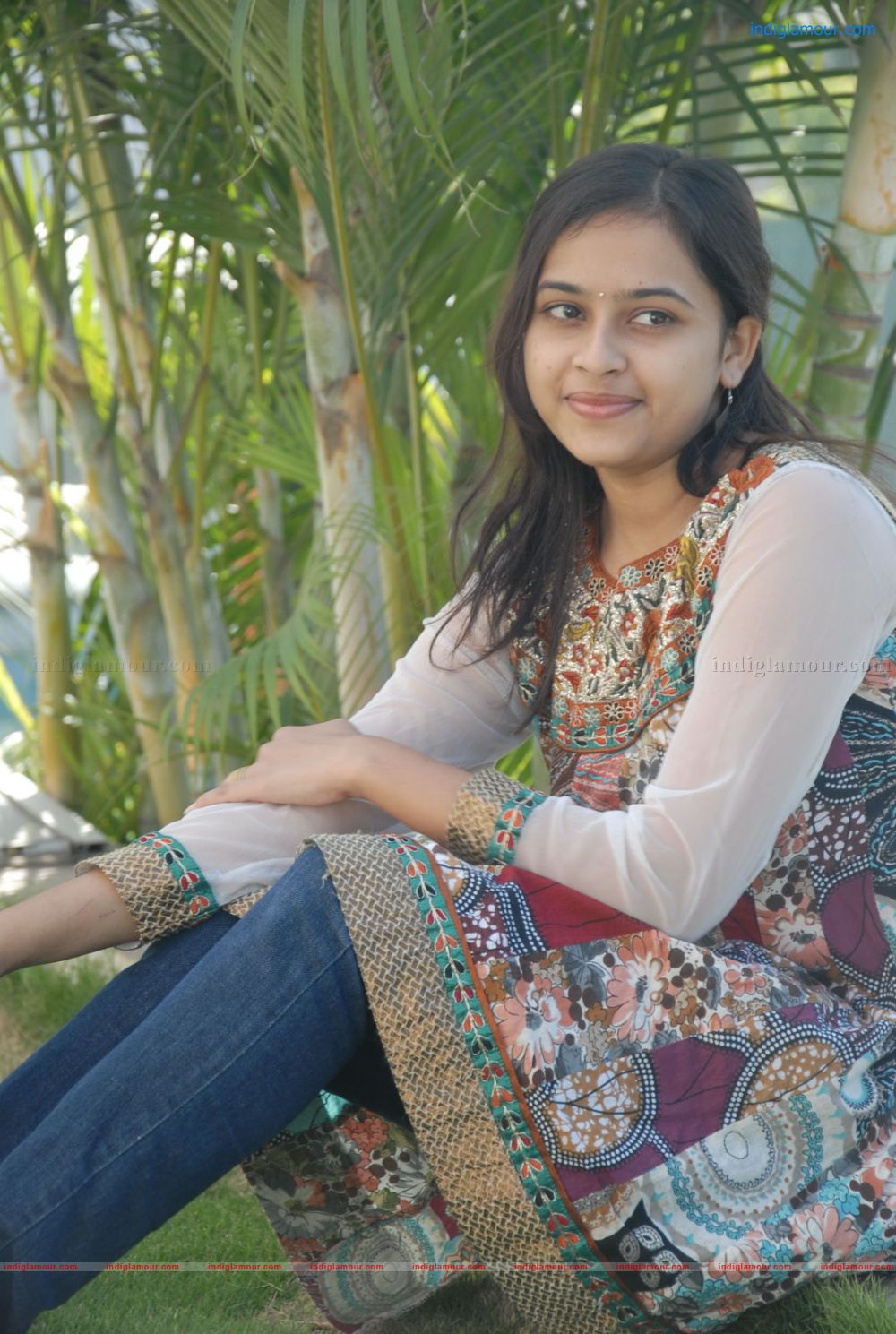 Sri Divya Actress hd photo