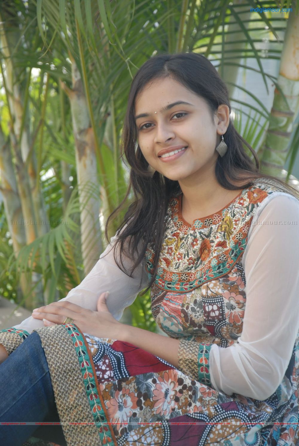 Sri Divya Actress hd photo
