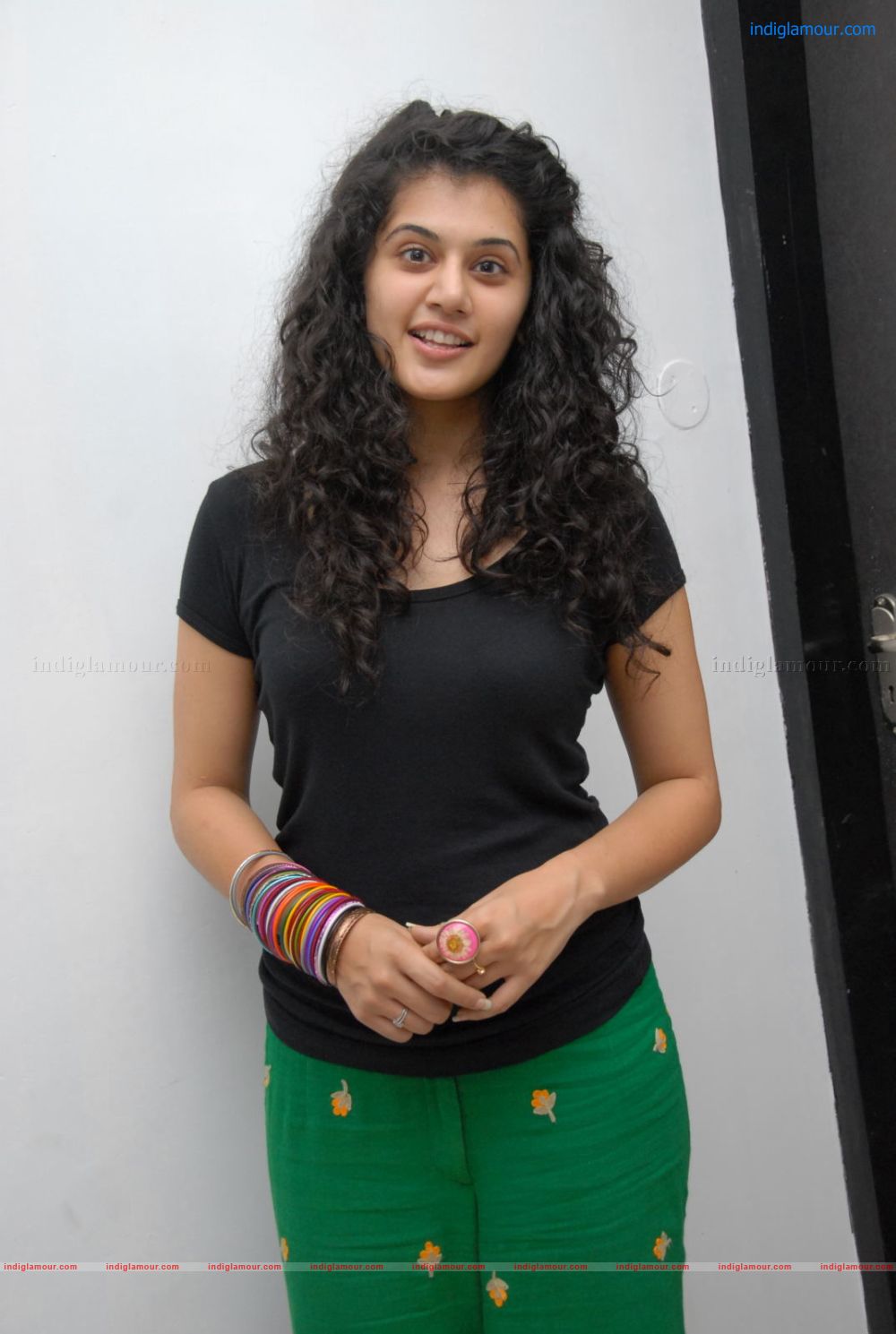Tapsee Actress hd photo