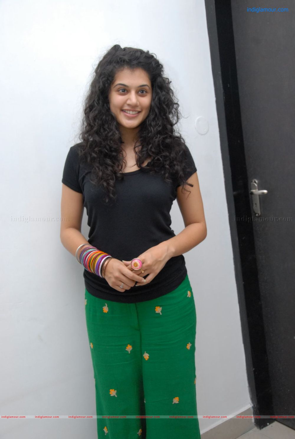 Tapsee Actress hd photo