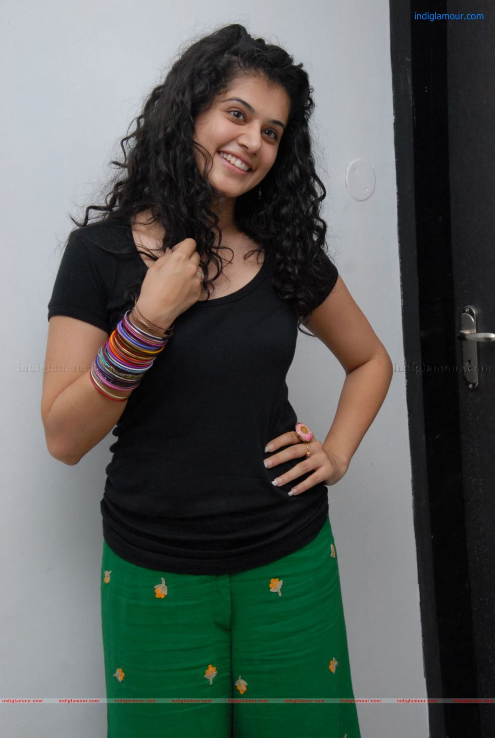 Tapsee Actress hd photo