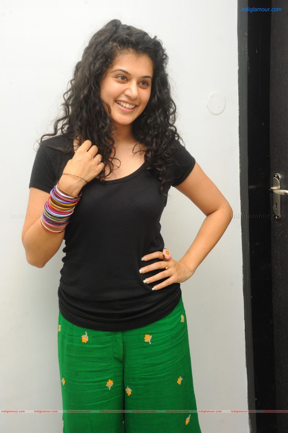 Tapsee Actress hd photo
