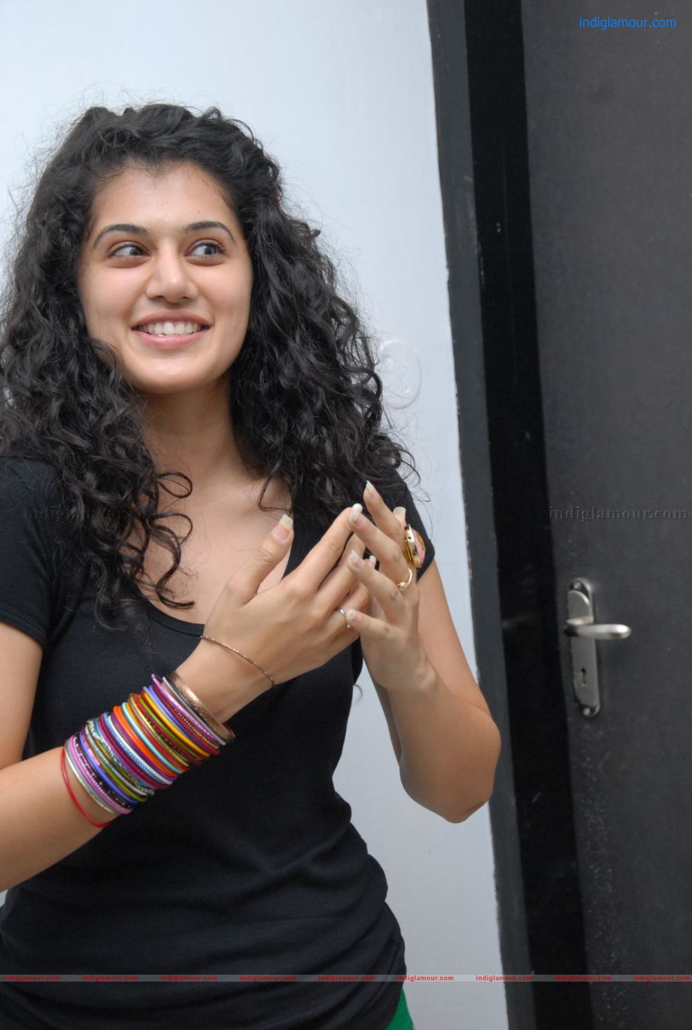 Tapsee Actress hd photo
