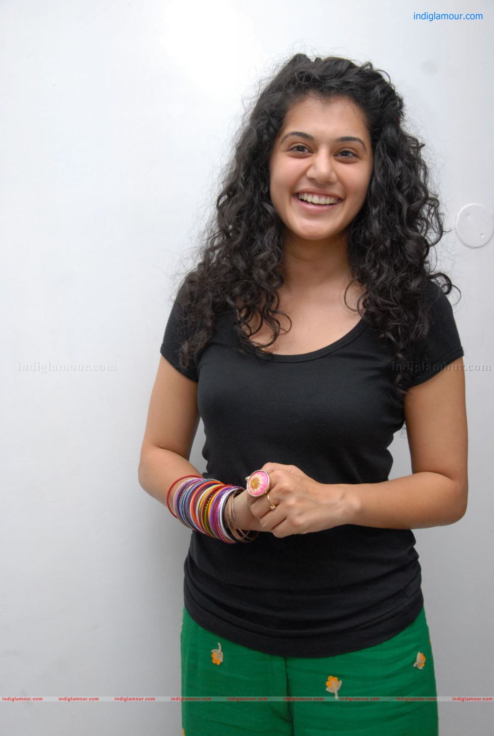 Tapsee Actress hd photo