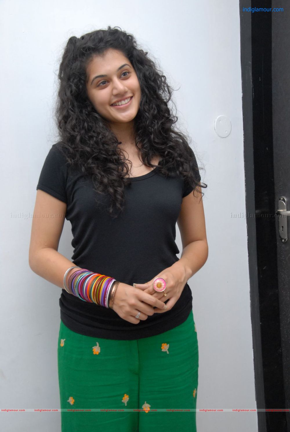 Tapsee Actress hd photo