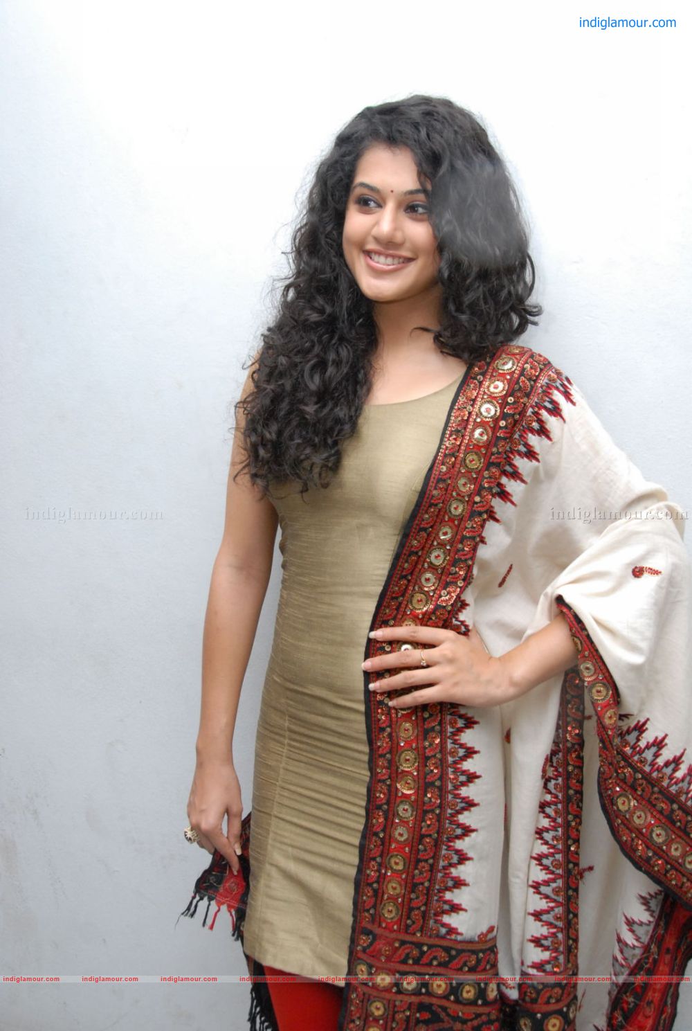 Tapsee Actress hd photo