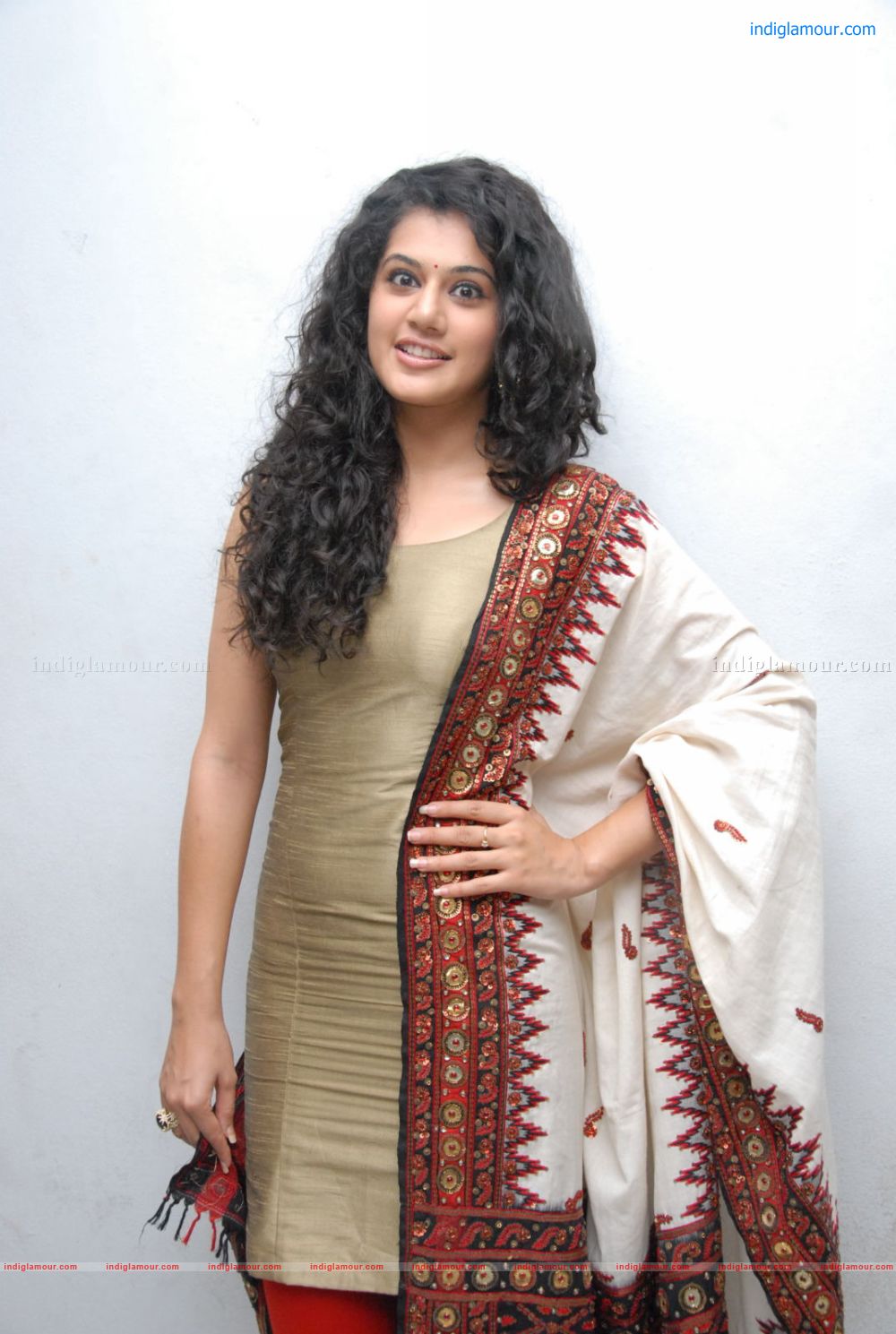 Tapsee Actress hd photo