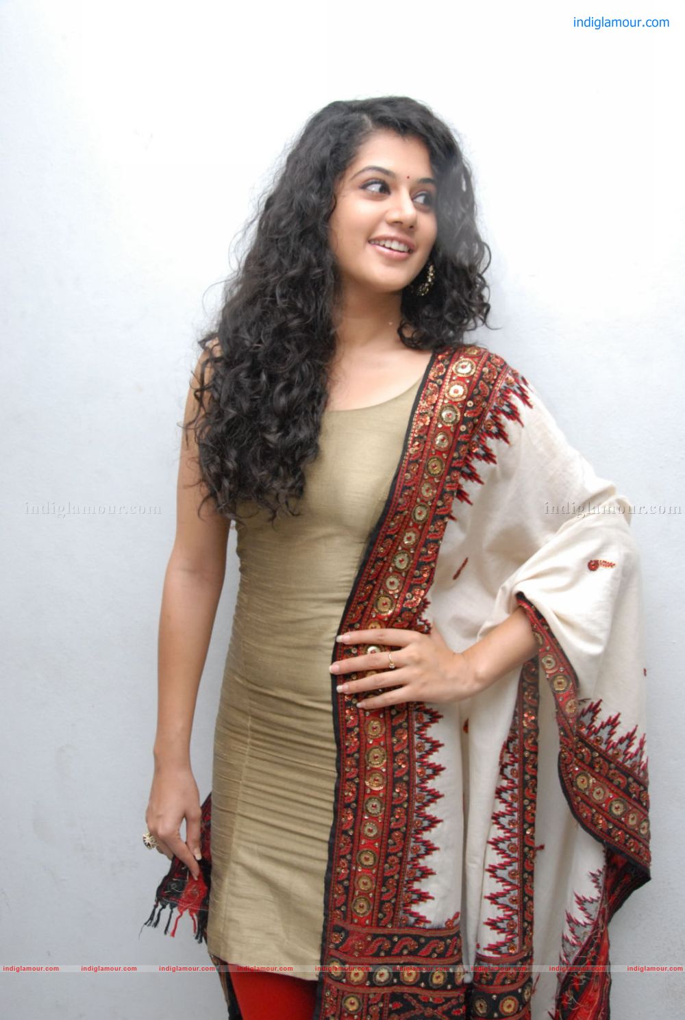 Tapsee Actress hd photo