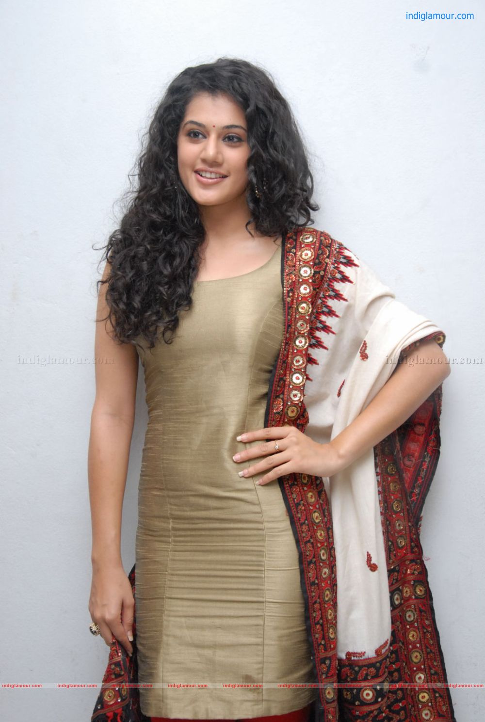Tapsee Actress hd photo