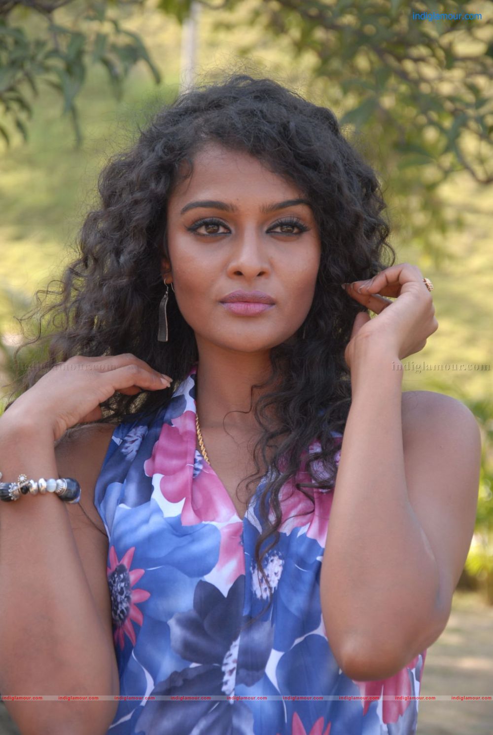 Sonia Deepti Actress hd photo