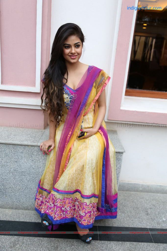 Meera Chopra Actress hd photo
