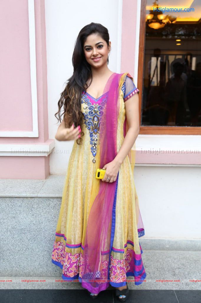 Meera Chopra Actress hd photo