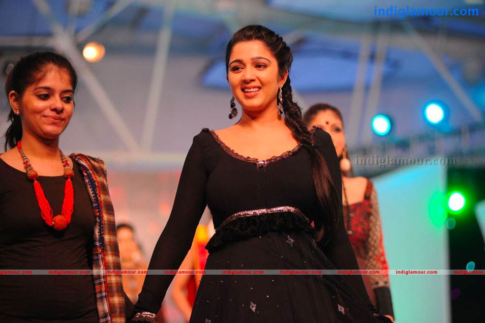 Charmi Actress hd photo