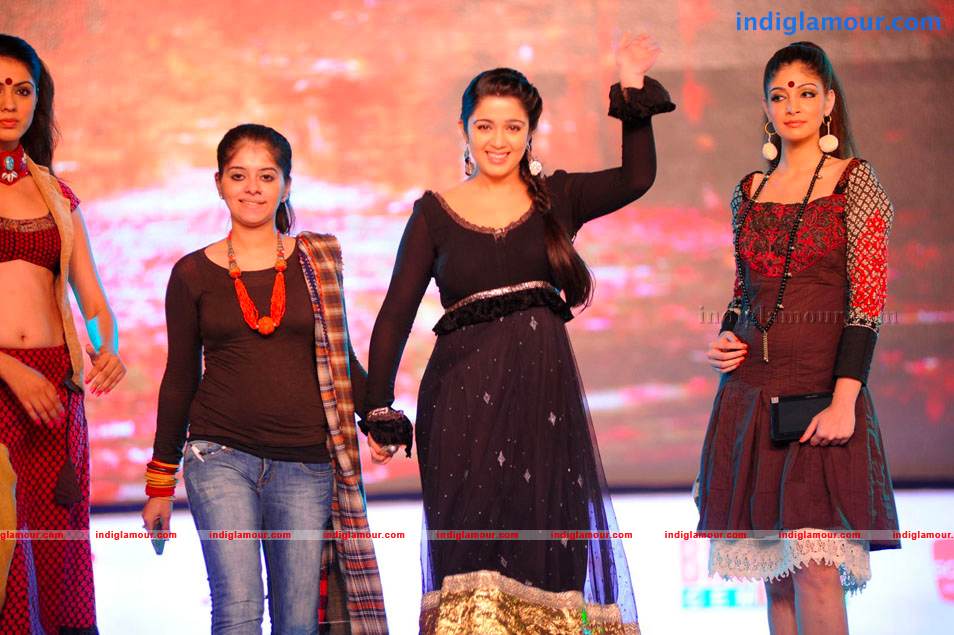 Charmi Actress hd photo